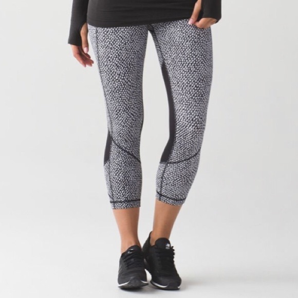 LULULEMON. Pace Rival Leggings. Size 4. - Picture 1 of 10